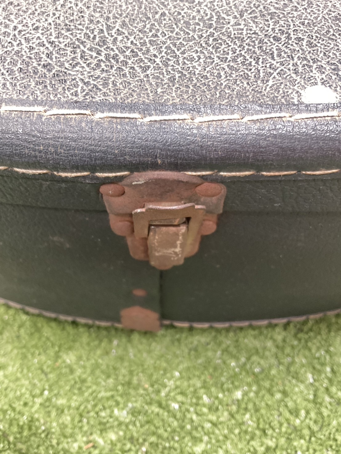 กล่องเคสกีต้าร์คลาสสิค