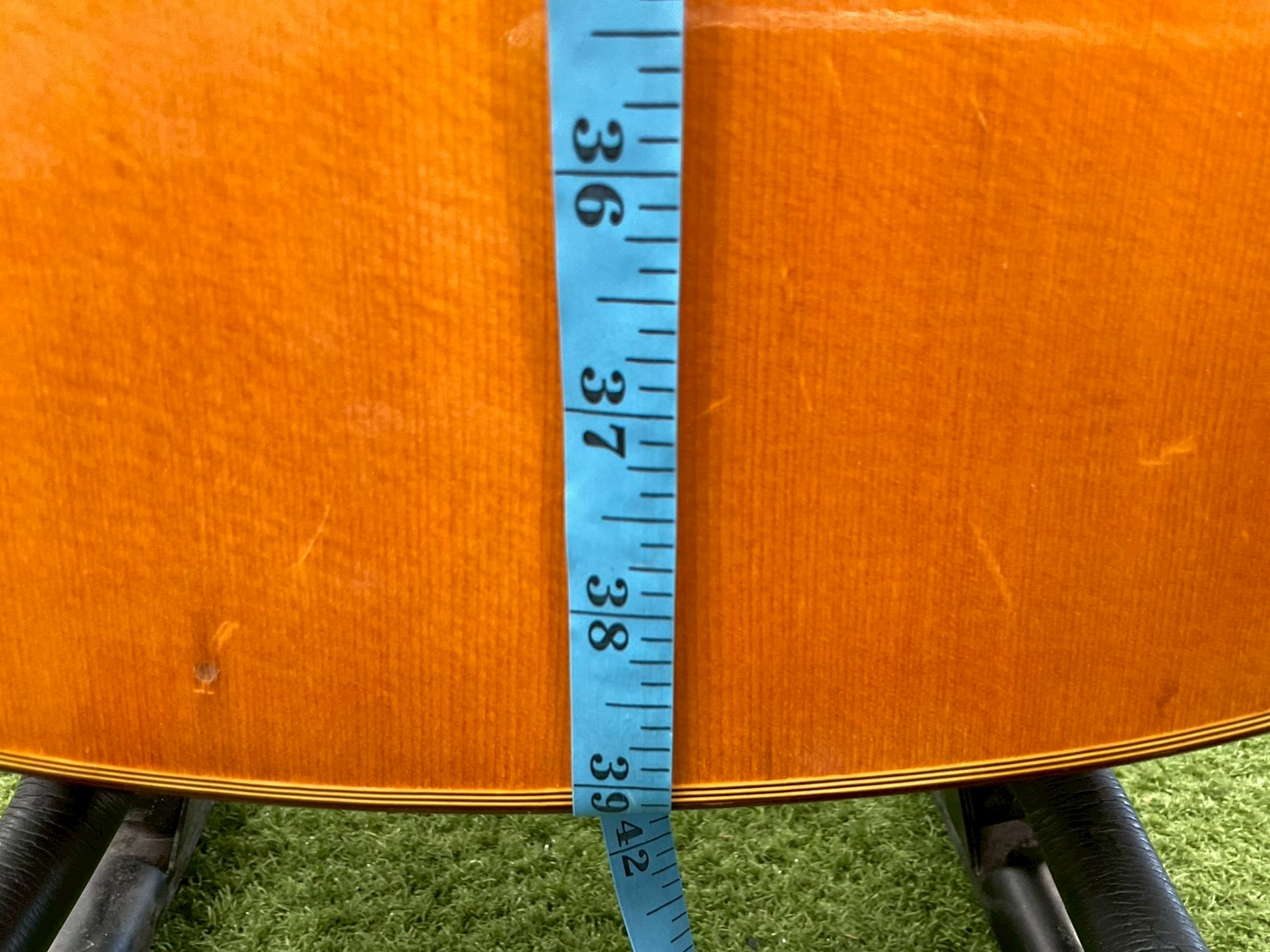 กีต้าร์คลาสสิค ยี่ห้อตามภาพ