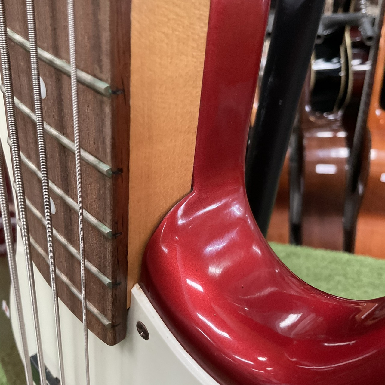 กีต้าร์เบส BUSKER'S