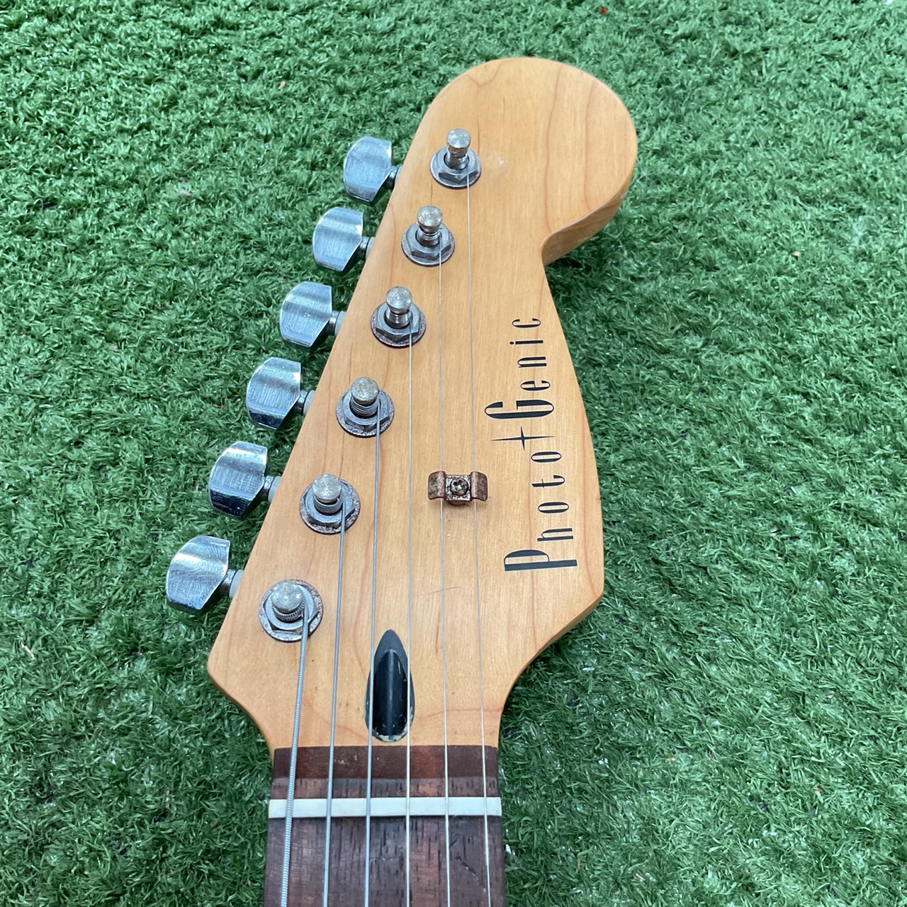 กีต้าร์ไฟฟ้า PhotoGenic
