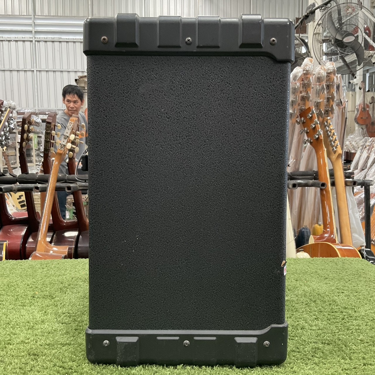 แอมป์กีต้าร์ Roland : CUBE-30J