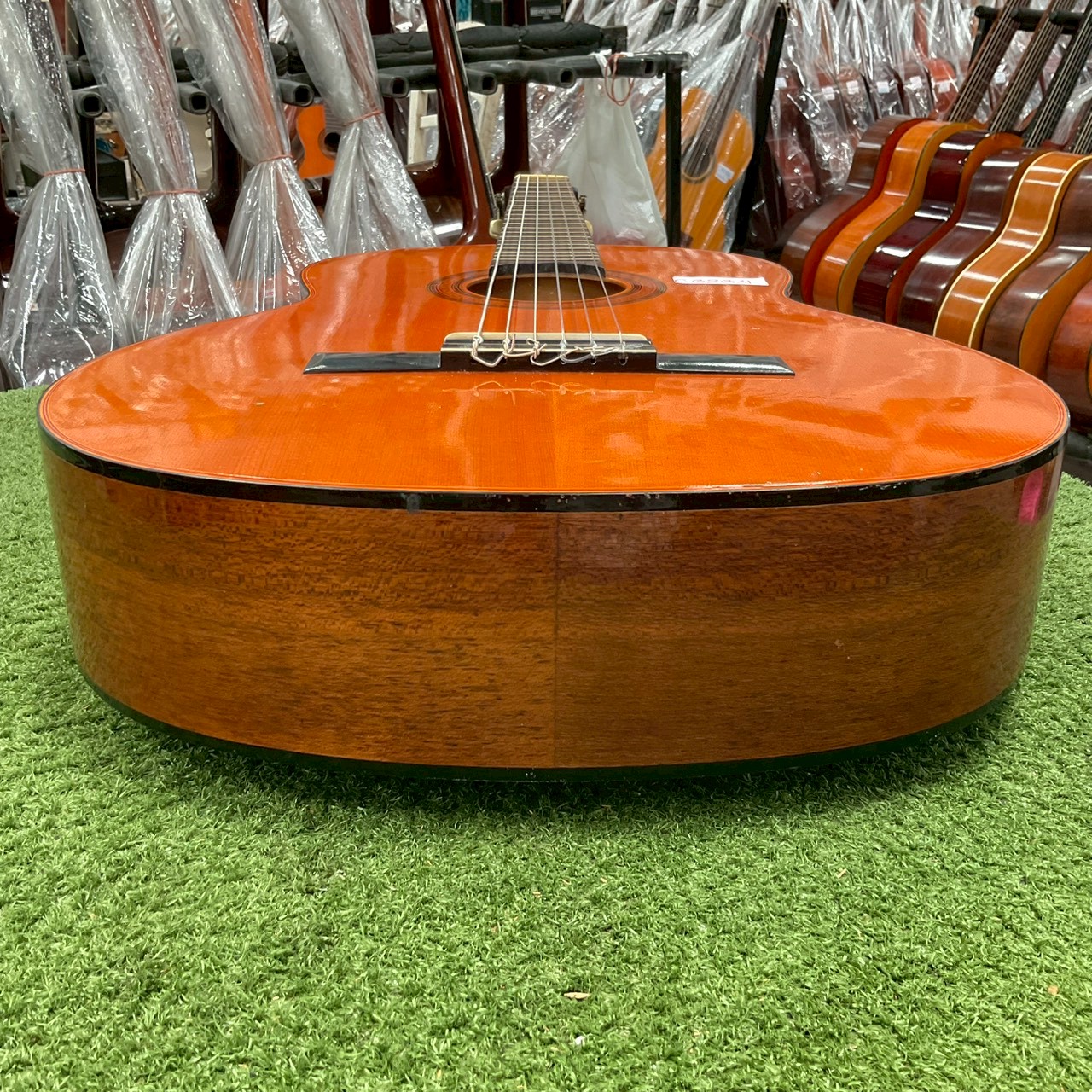 กีต้าร์คลาสสิค MONTANO : A-3