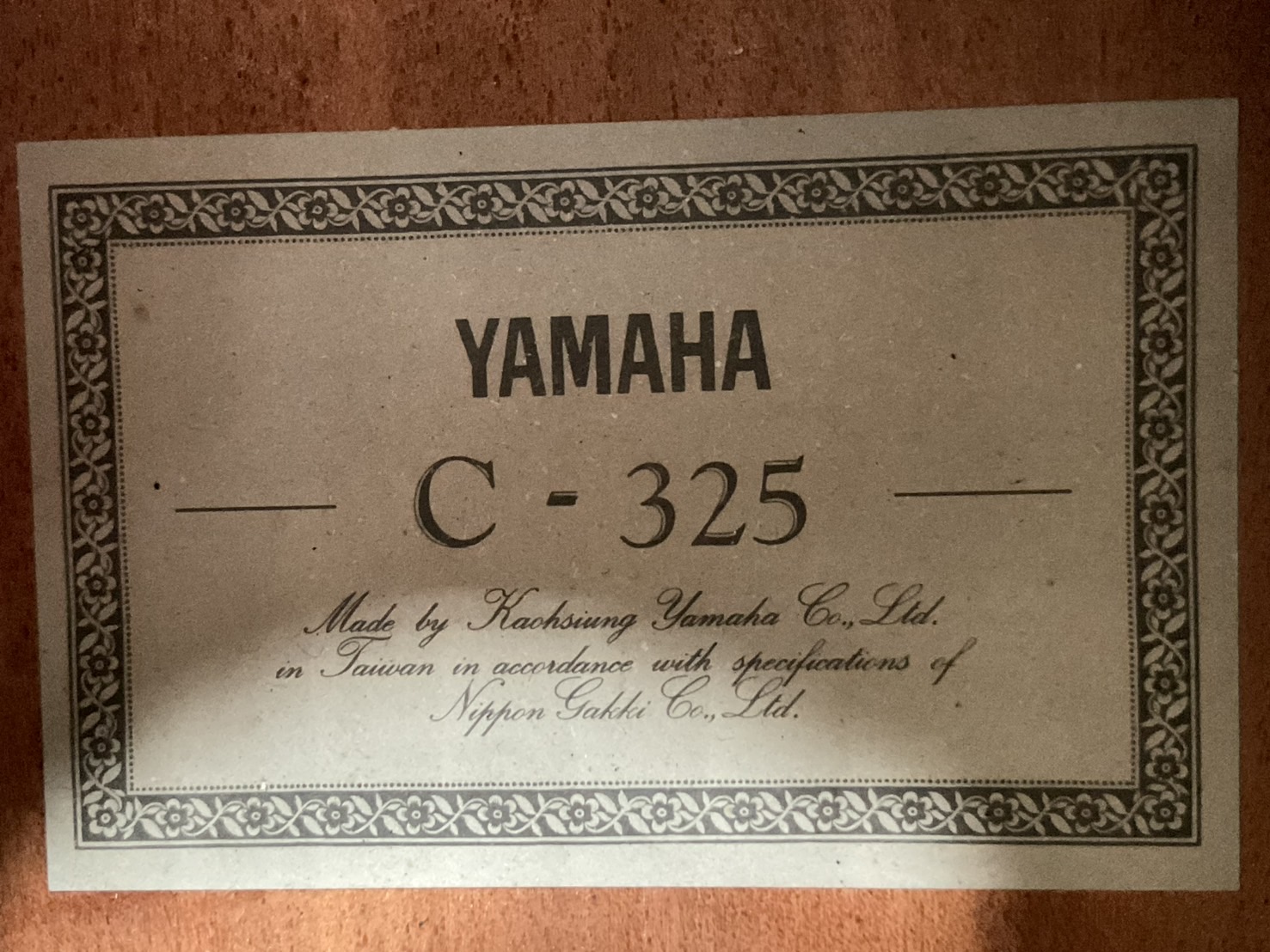 กีต้าร์คลาสสิค YAMAHA : C-325