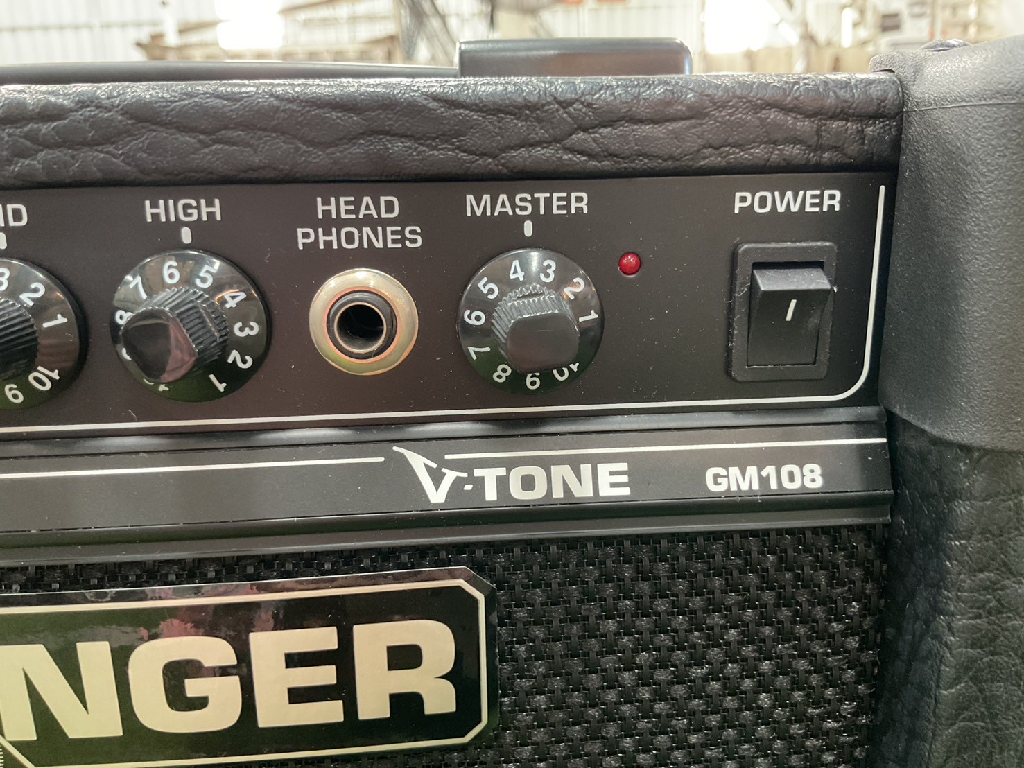 แอมป์กีต้าร์ BEHRINGER : V-TONE GM108
