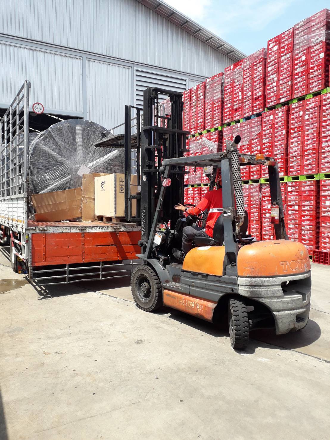 พัดลมจั้มโบ้, พัดลมใหญ่ Big Fan, พัดลมยักษ์ ( Jumbo Fan ) Big jumbo fan,พัดลม tranfer fan พัดลมใหญ่, พัดลมจัมโบ้ เพื่อระบายอากาศได้อย่างรวดเร็ว พัดลมจัมโบ้แฟน สำหรับ ฟาร์มขนาดใหญ่