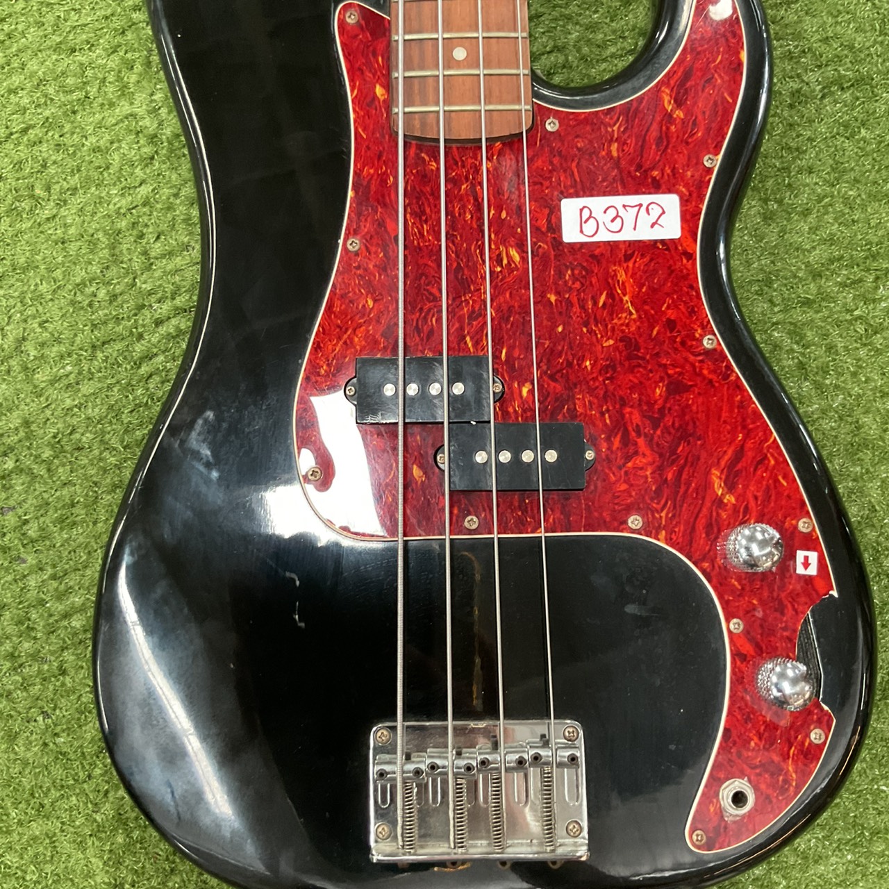 กีต้าร์เบส Maison