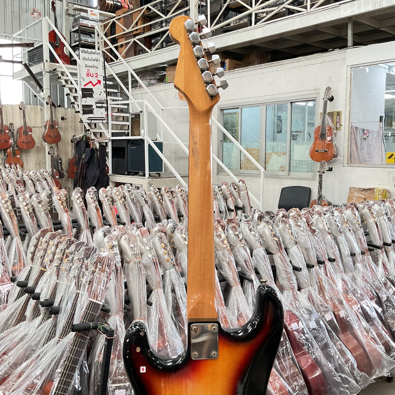 กีต้าร์ไฟฟ้า HOLLY : SPLENDOR