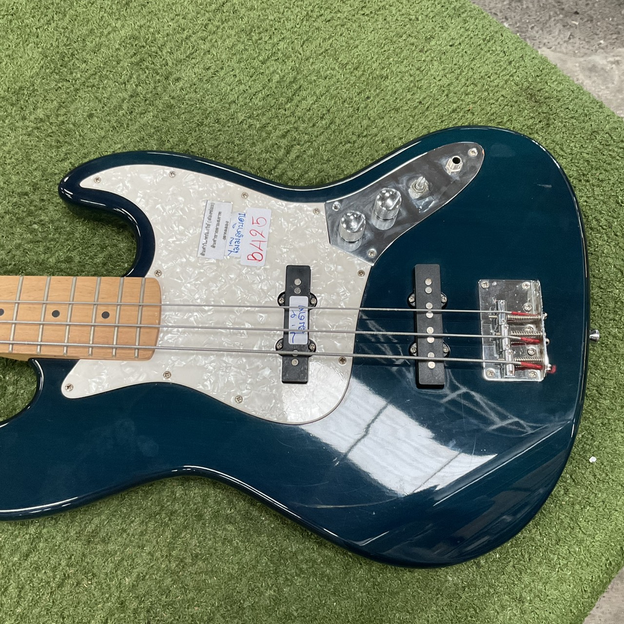 กีต้าร์เบส PhotoGenic สินค้าไม่พร้อมใช้งาน (ต้องซ่อม)