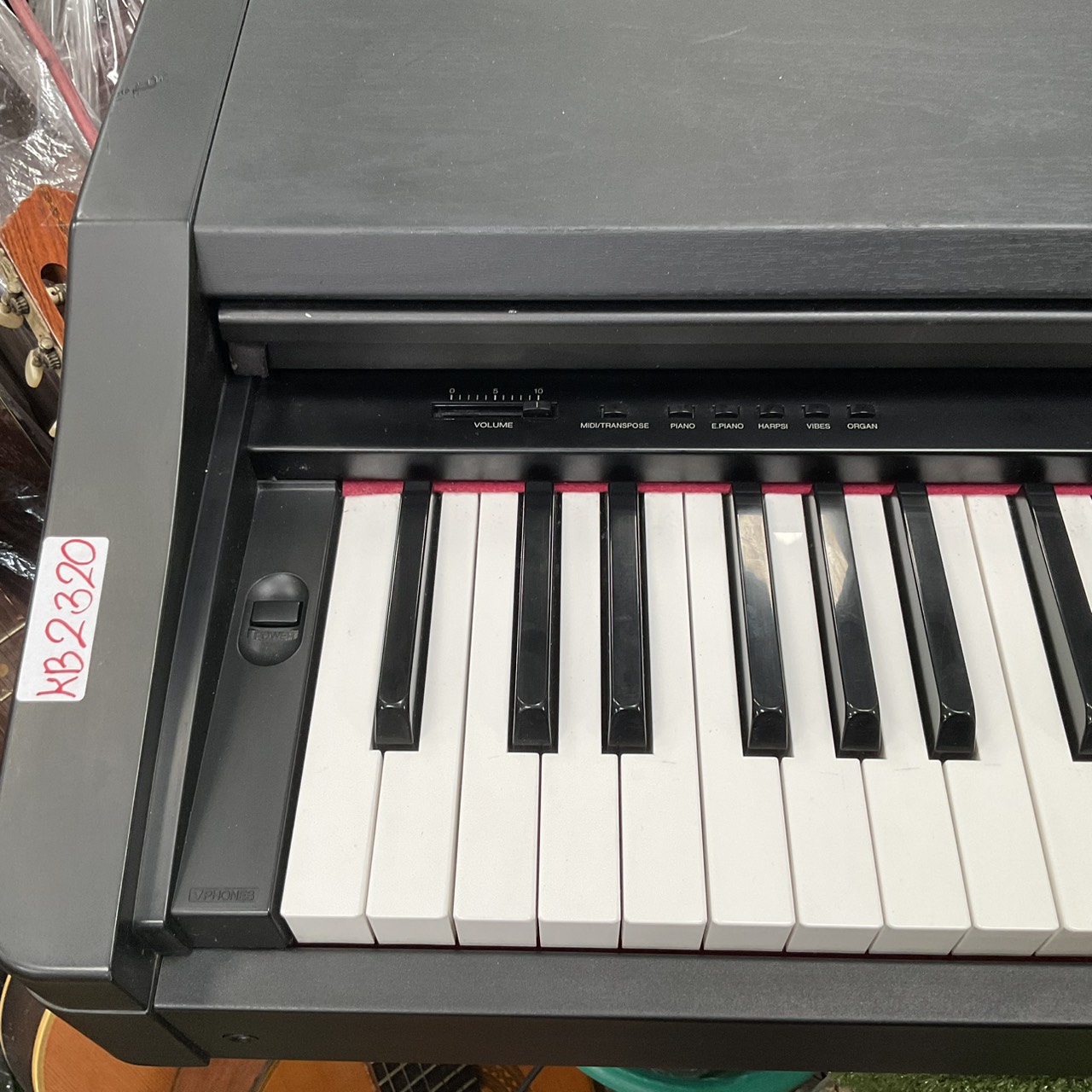 เปียโน KORG : C-16