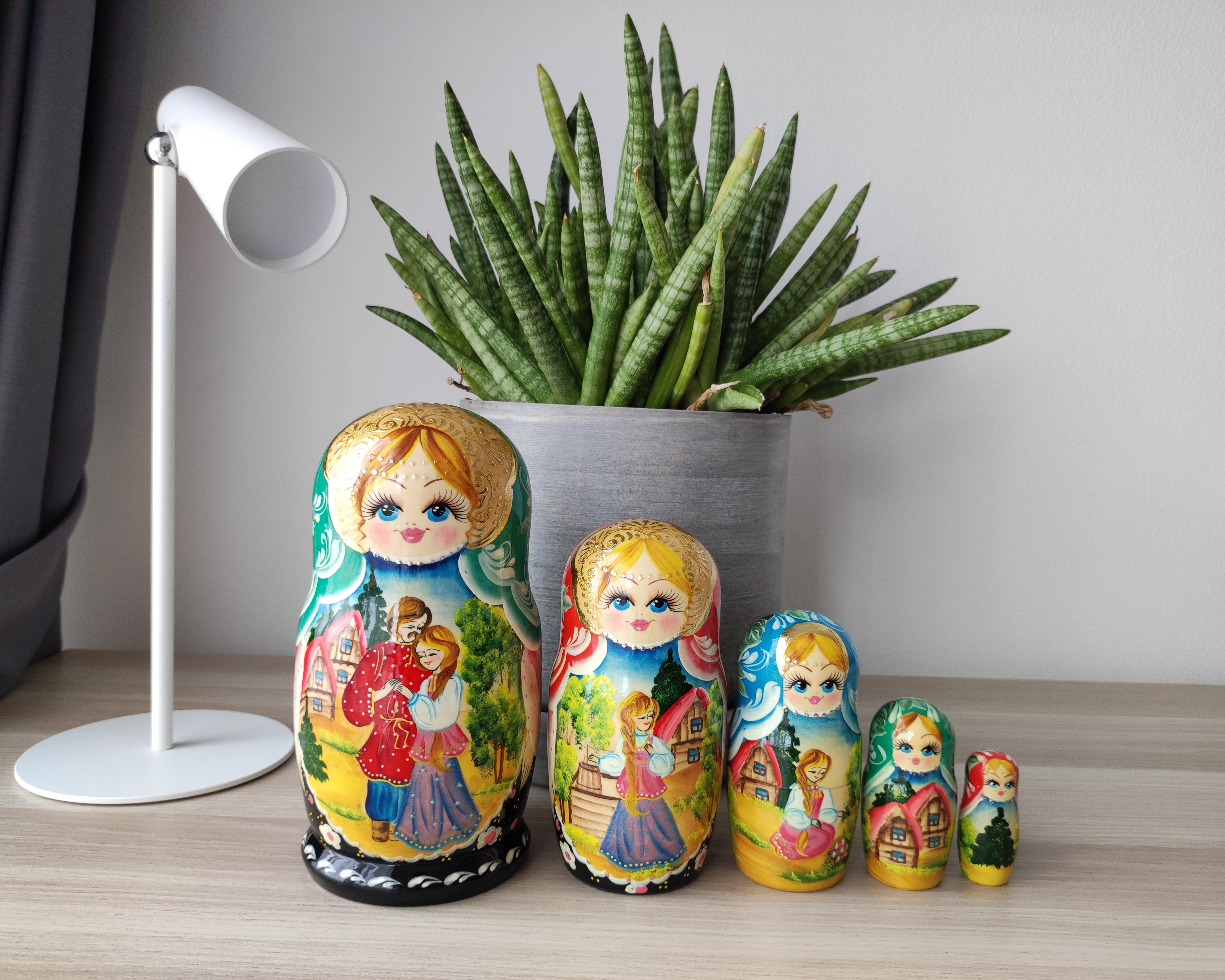 ตุ๊กตาแม่ลูกดกรัสเซีย (Matryoshka) - From Russia With Love "Love Peace"