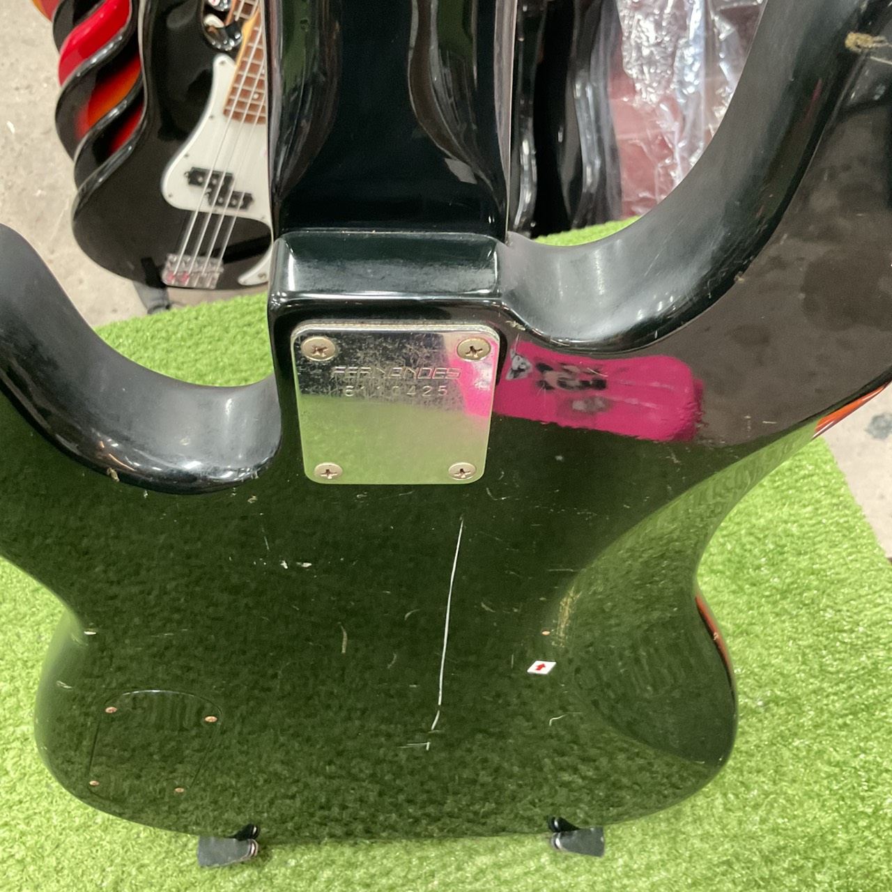 กีต้าร์เบส FERNANDES : LIMITED EDITION