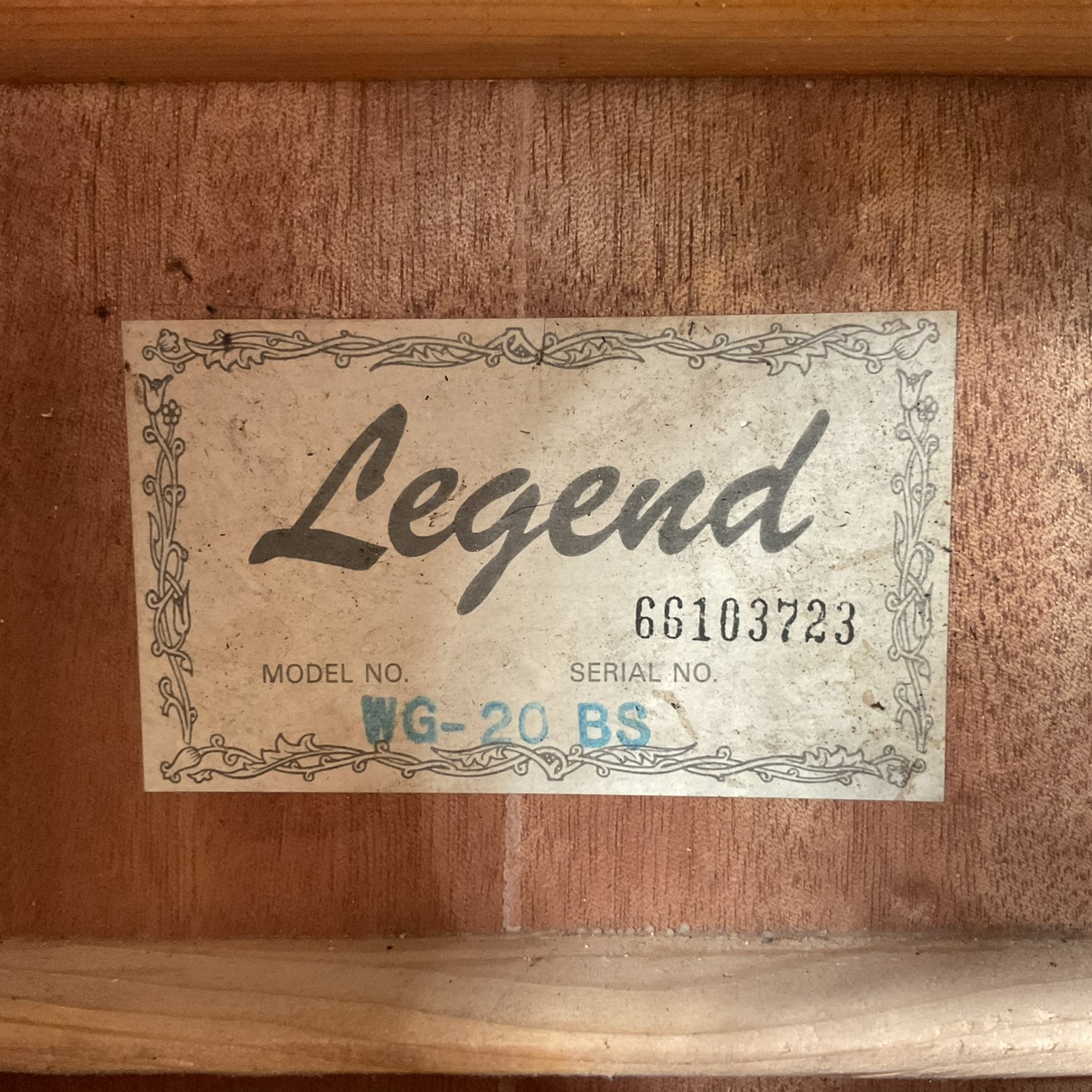 กีต้าร์โปร่ง Legend : WG-20 BS