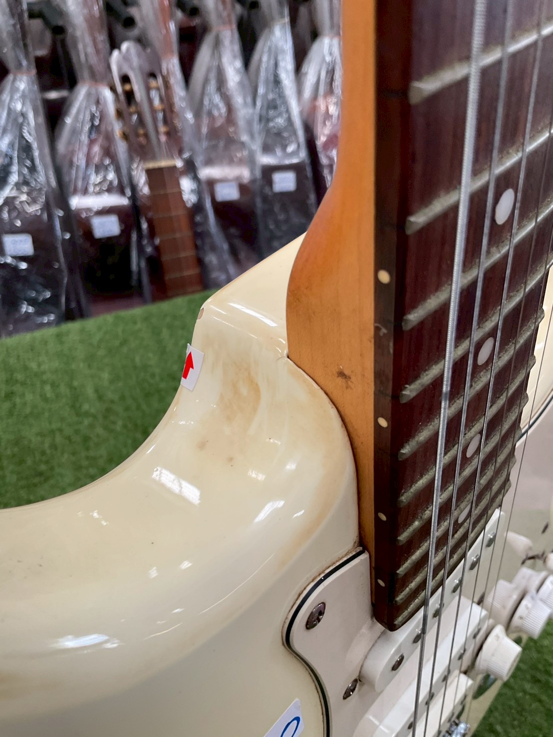 กีต้าร์ไฟฟ้า PhotoGenic