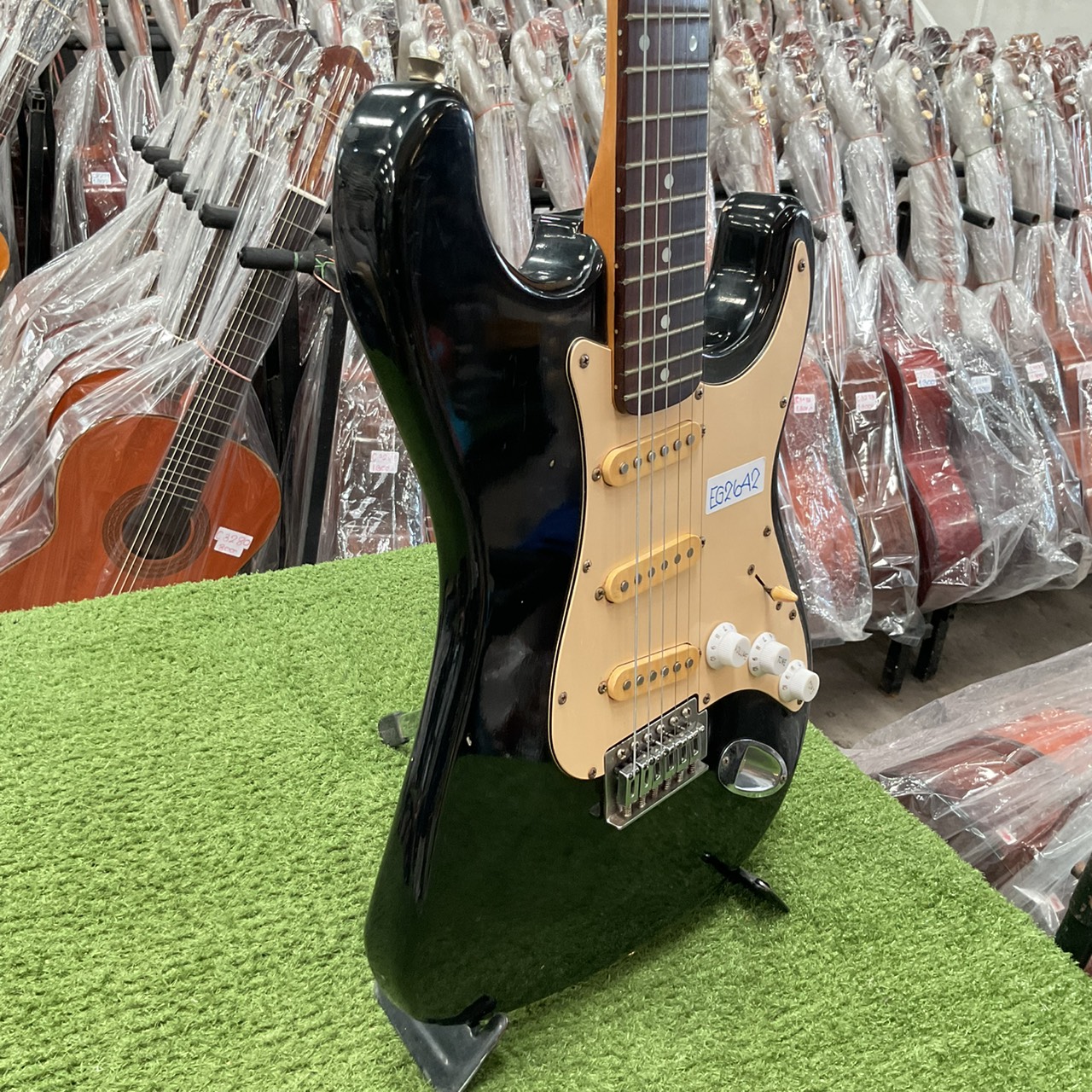 กีต้าร์ไฟฟ้า Maison