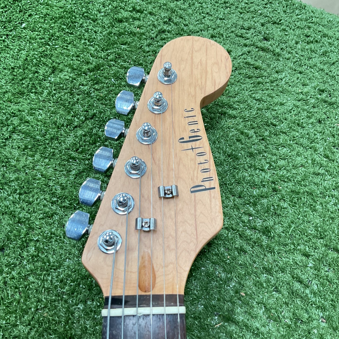 กีต้าร์ไฟฟ้า PHOTO GENIC