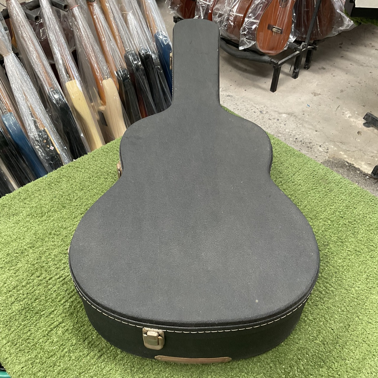 กล่องเคสกีต้าร์คลาสสิค