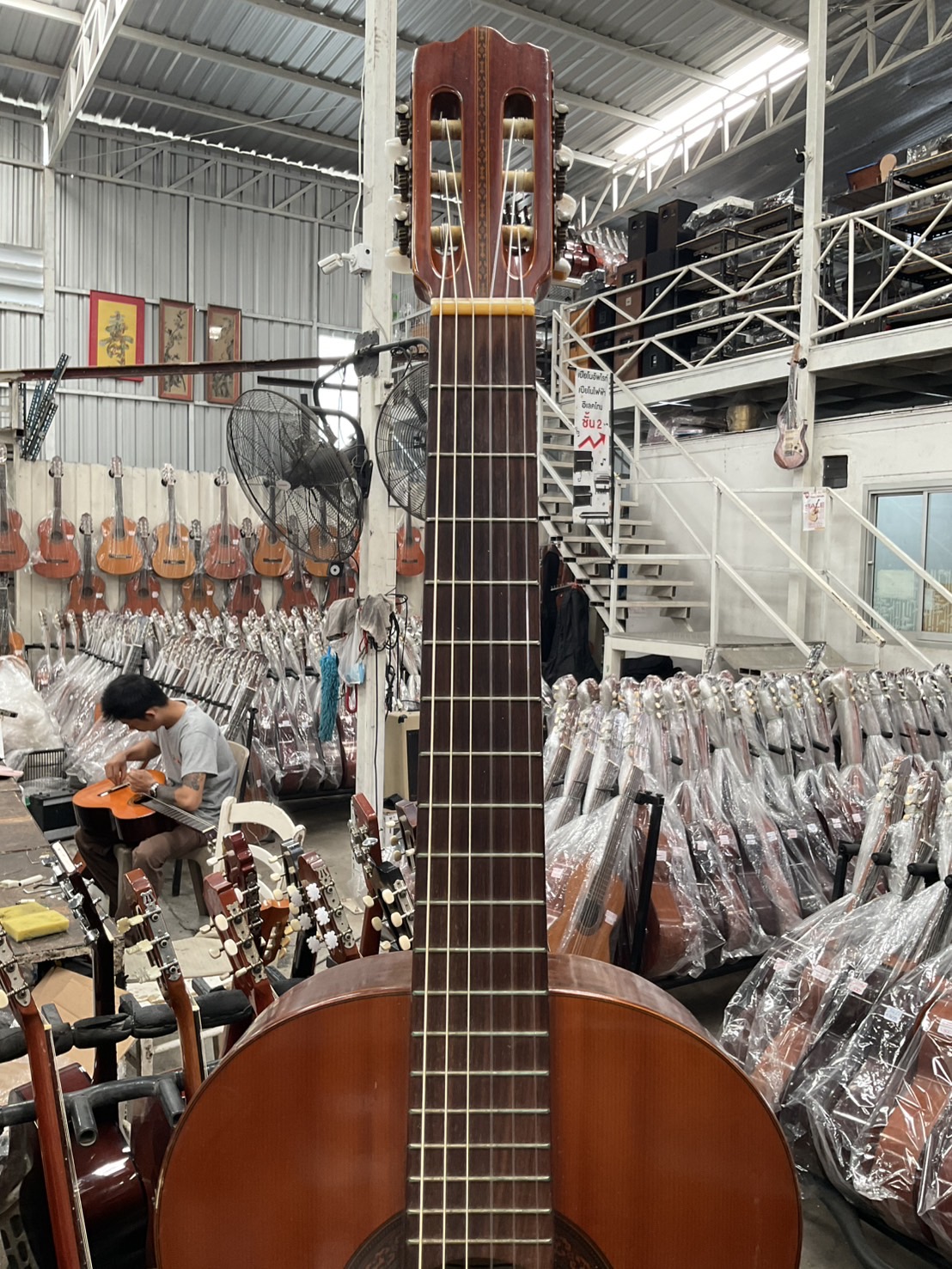 กีต้าร์คลาสสิค Abe Gut : 63D