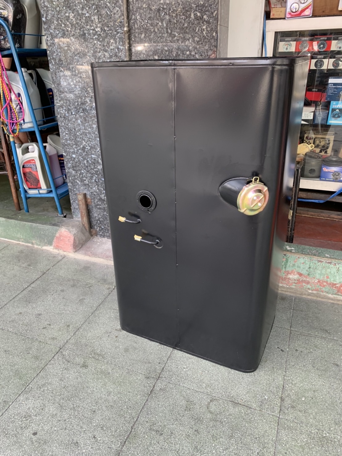 ถังน้ำมันรถบรรทุก 60 80 100 150 200 ลิตร