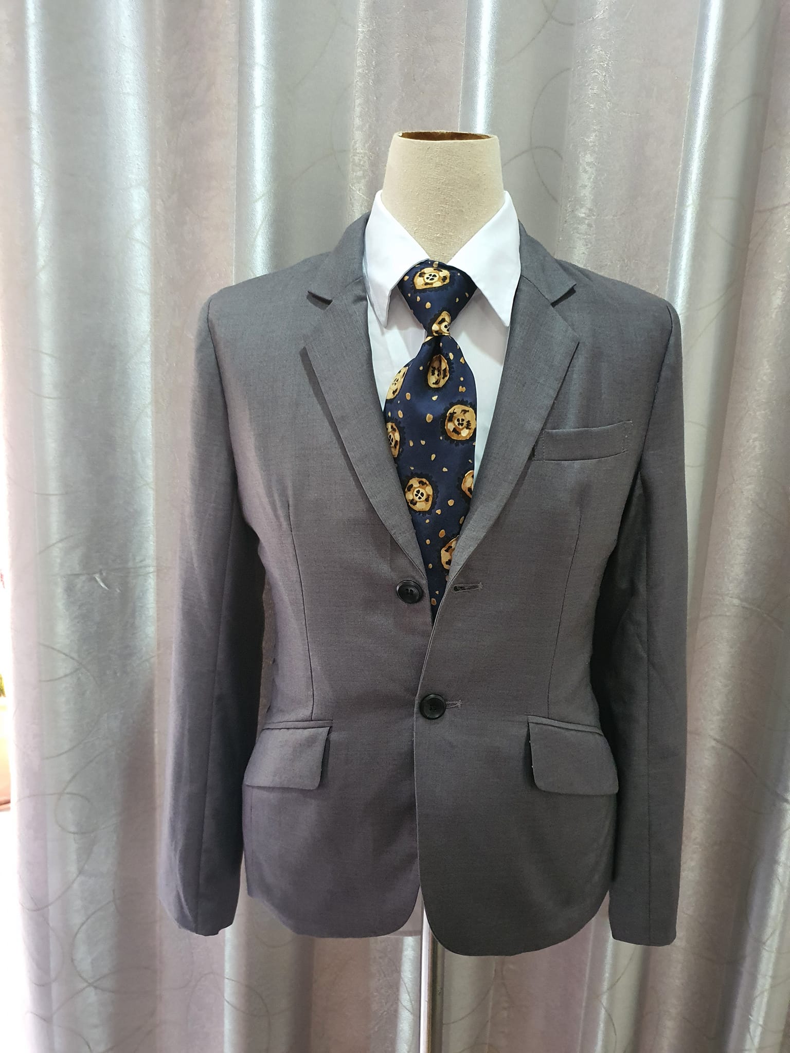 Suit0012 เสื้อสูท นำเข้า มือสอง สีเทา Apply อก 35 นิ้ว