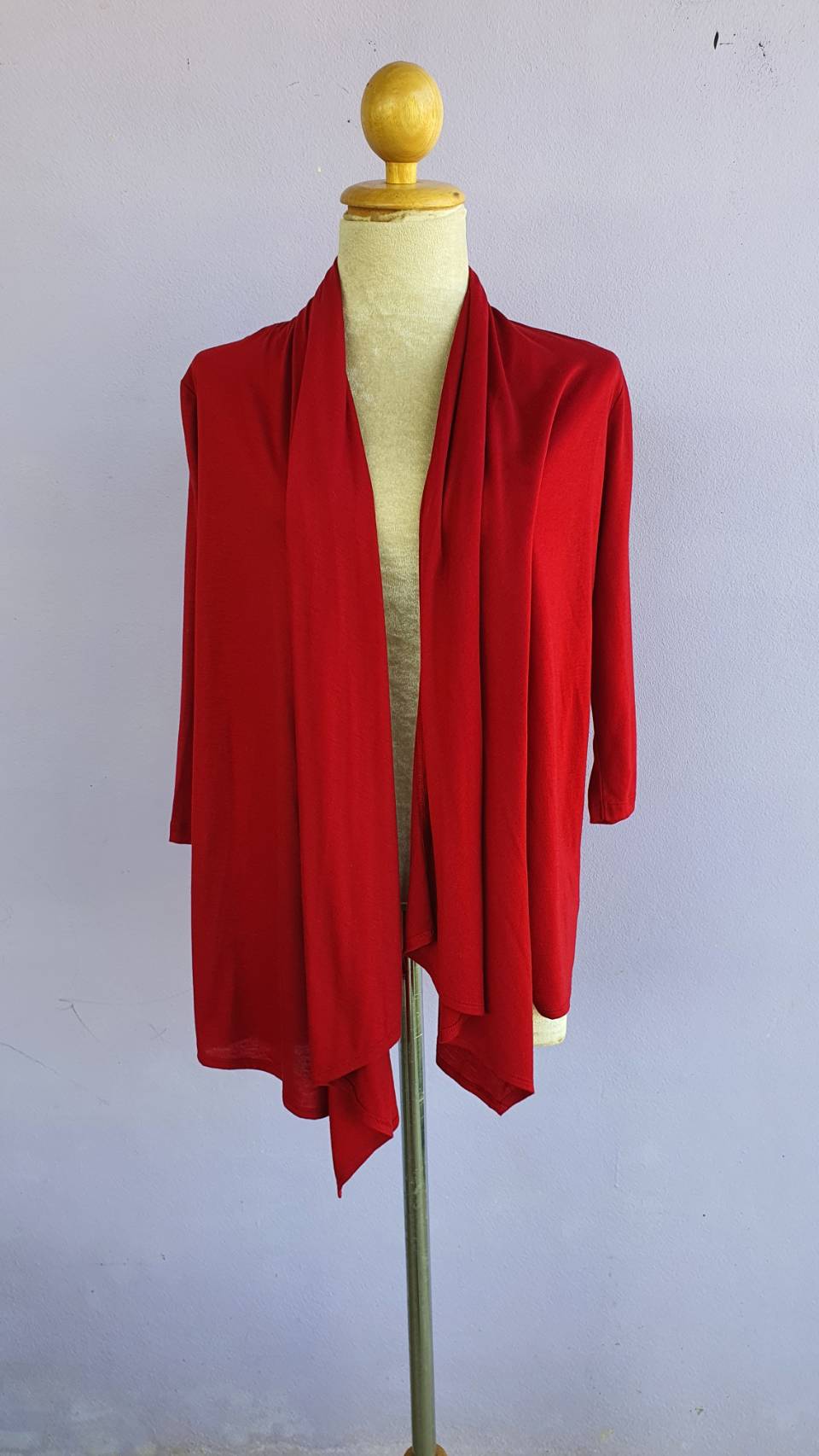 FF02805 เสื้อคลุมมือสอง สีแดง แบรนด์ bossini ladies อก 36 นิ้ว