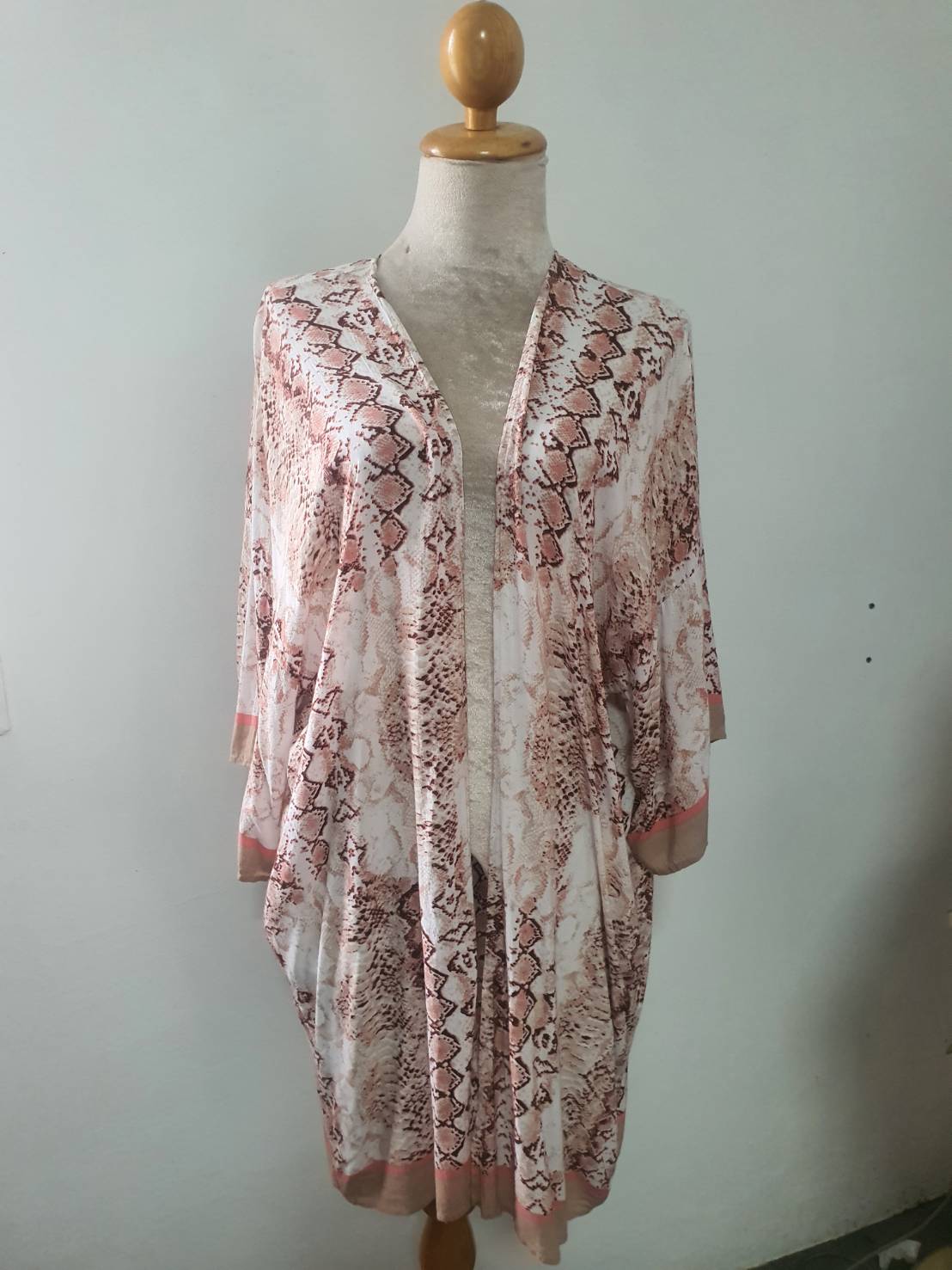 FF06425 เสื้อคลุม มือสอง ลวดลายสวยๆ อก free