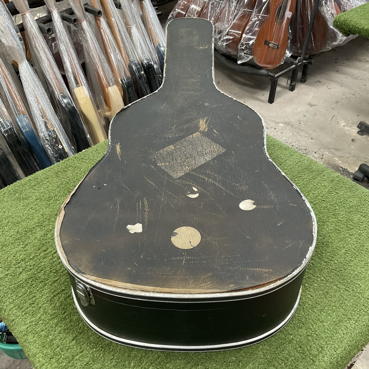 กล่องเคสกีต้าร์โปร่ง