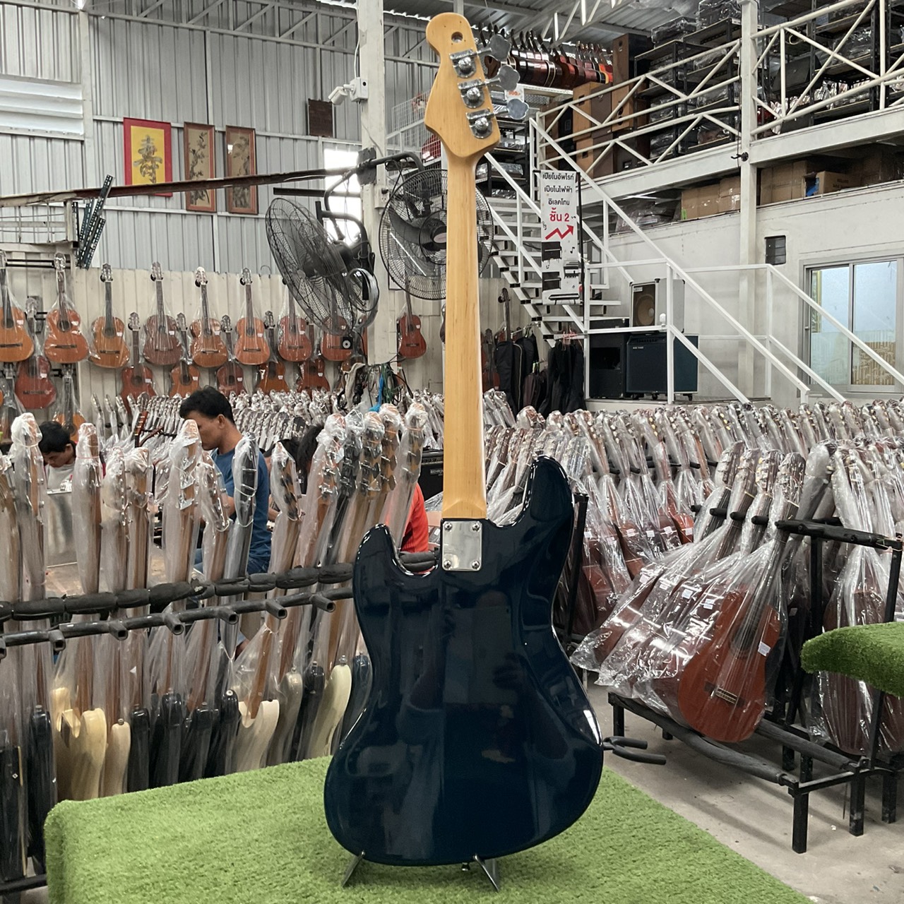 กีต้าร์เบส PhotoGenic สินค้าไม่พร้อมใช้งาน (ต้องซ่อม)