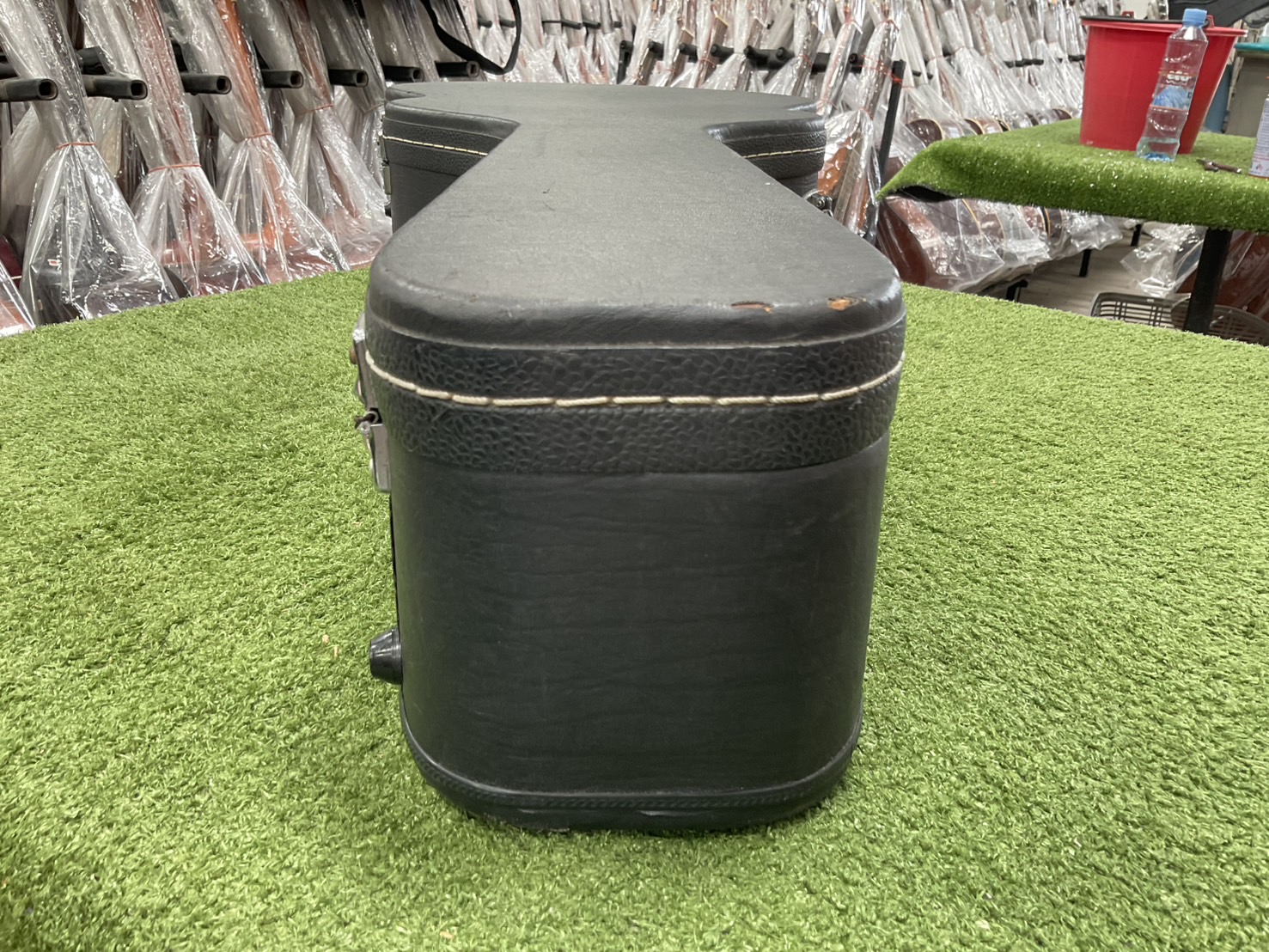 กล่องเคสกีต้าร์โปร่ง