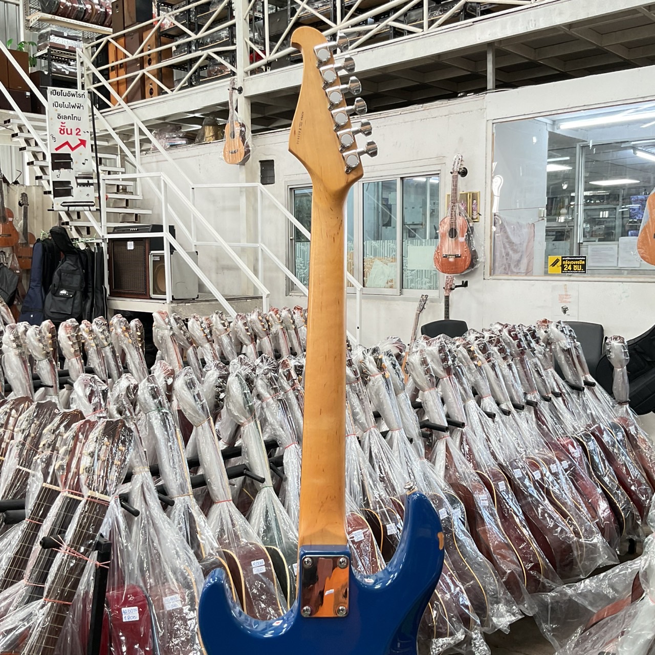 กีต้าร์ไฟฟ้า CHATTING BRID