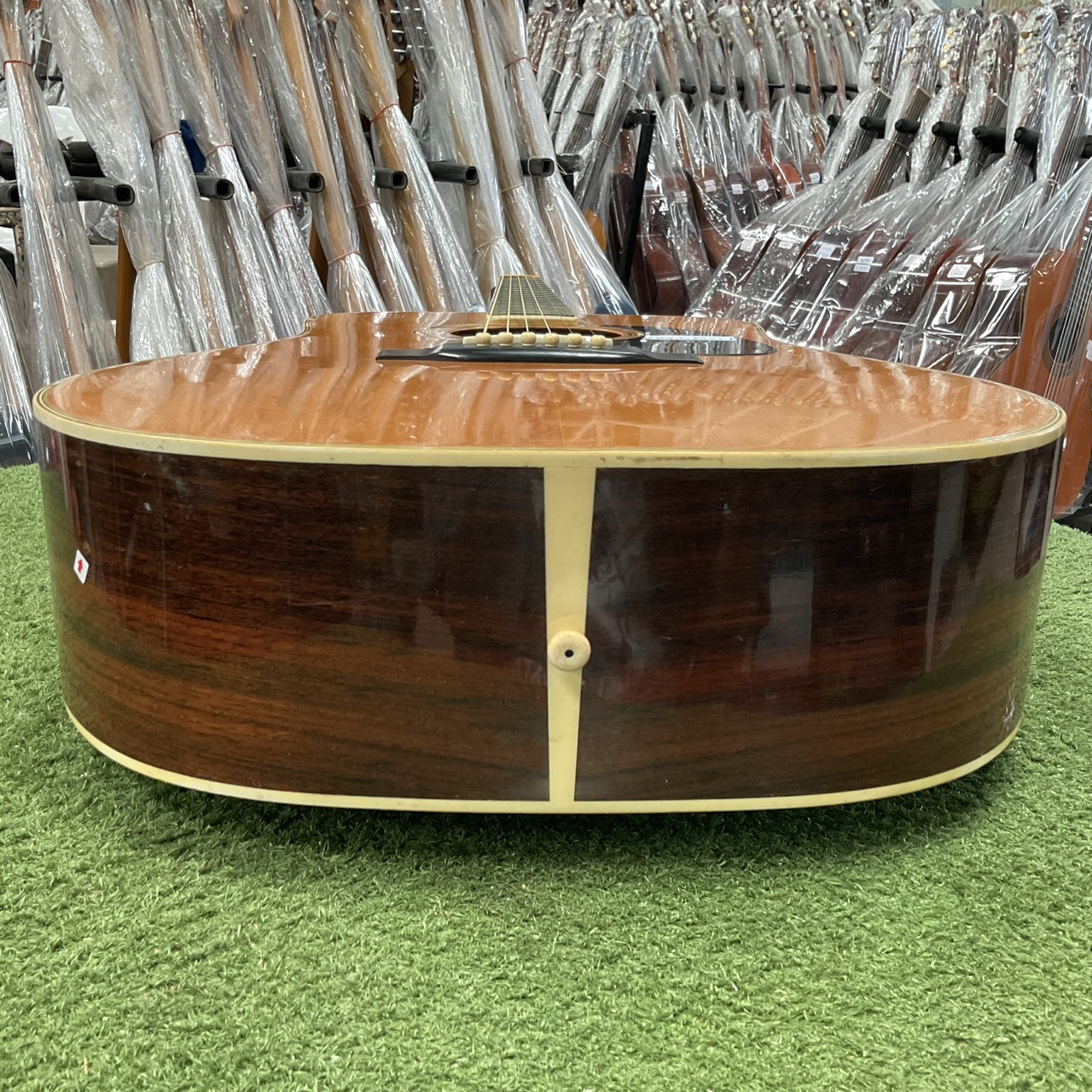 กีต้าร์โปร่ง Yamaki