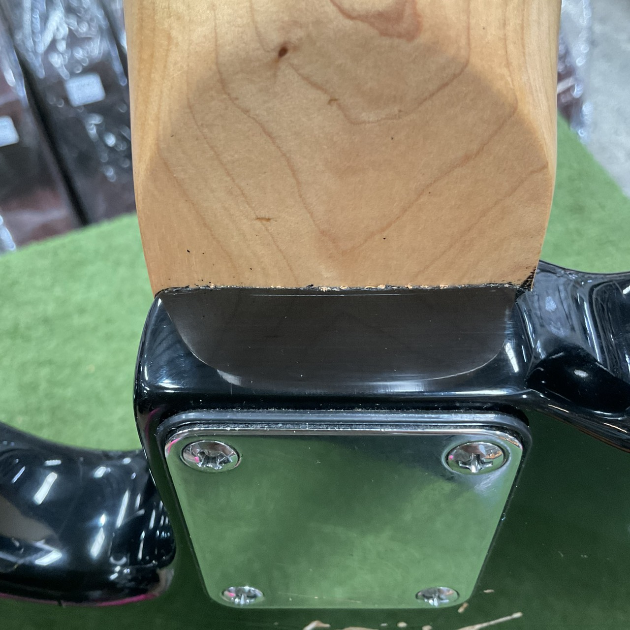 กีต้าร์เบส FORMESTAR