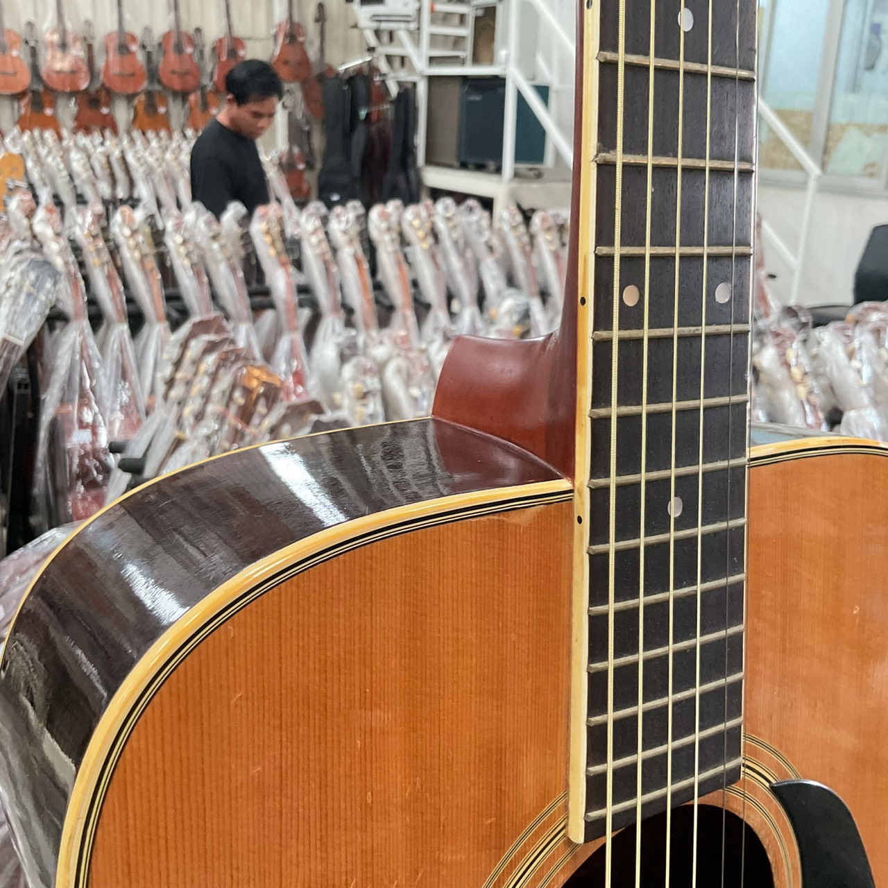 กีต้าร์โปร่ง Yamaki