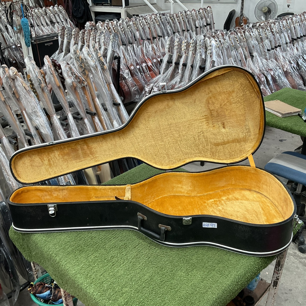 กล่องเคสกีต้าร์โปร่ง