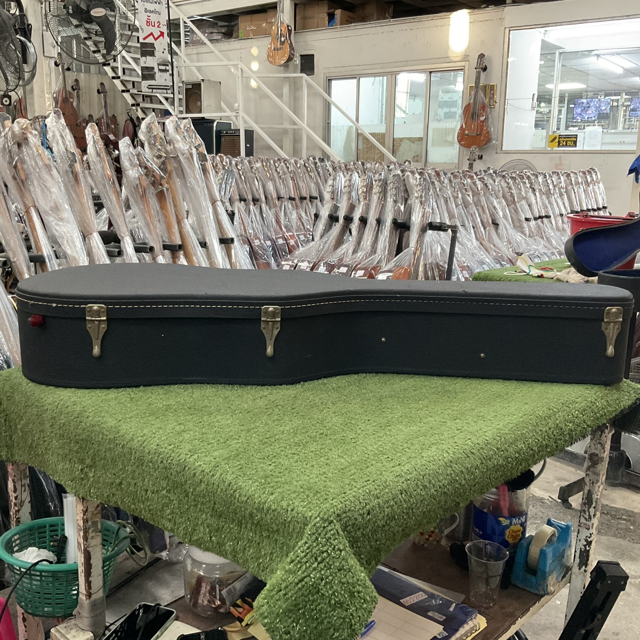 กล่องเคสกีต้าร์โปร่ง