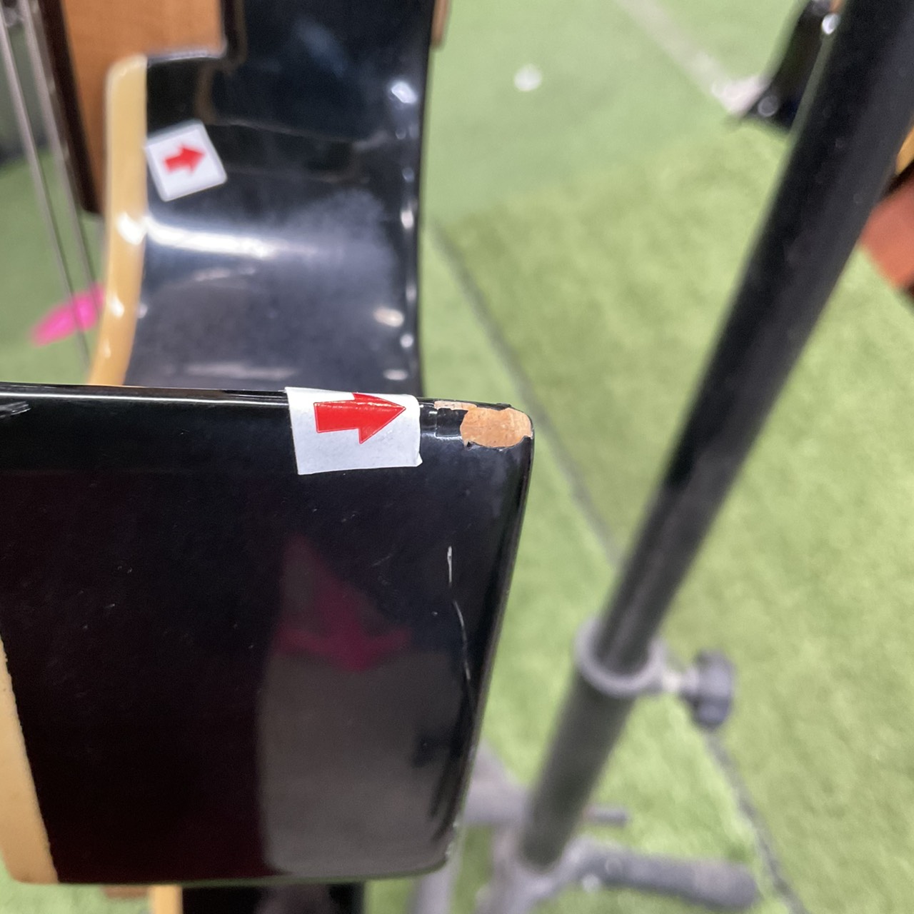 กีต้าร์เบส M