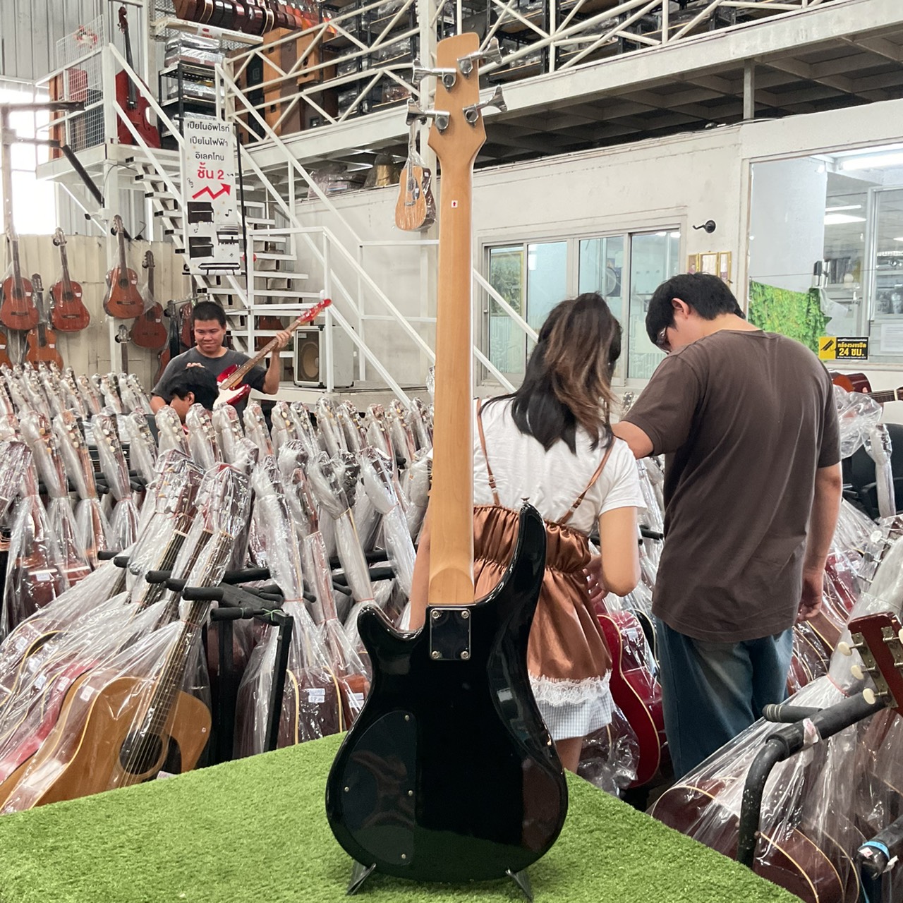 กีต้าร์เบส BUSKER'S