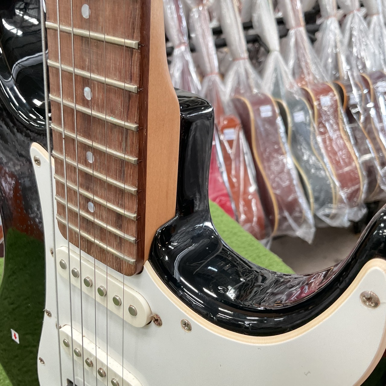 กีต้าร์ไฟฟ้า YAMAHA :EG-112