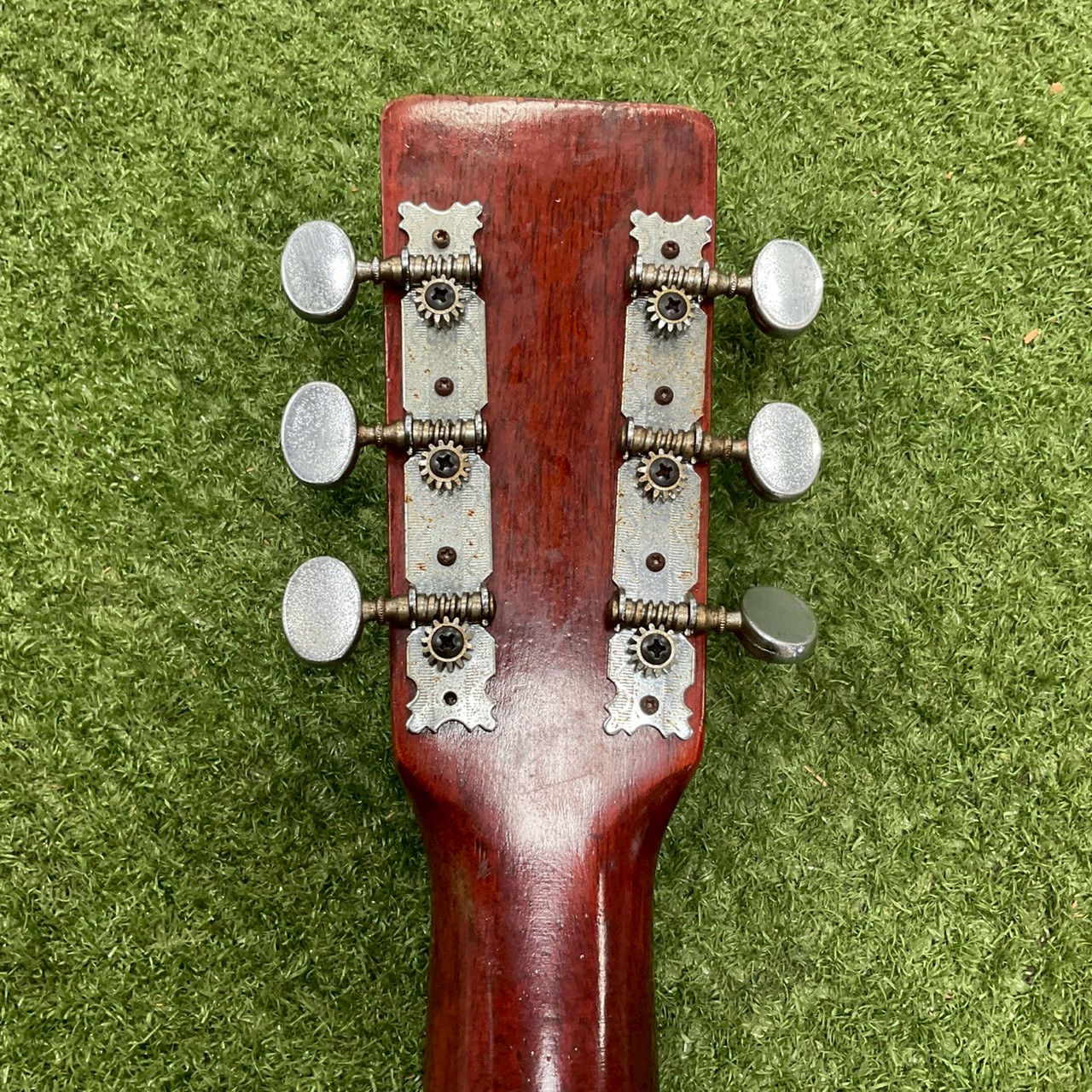 กีต้าร์โปร่ง Ariana : A790