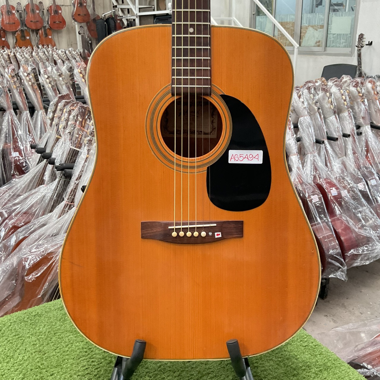 กีต้าร์โปร่ง Phenix : W130