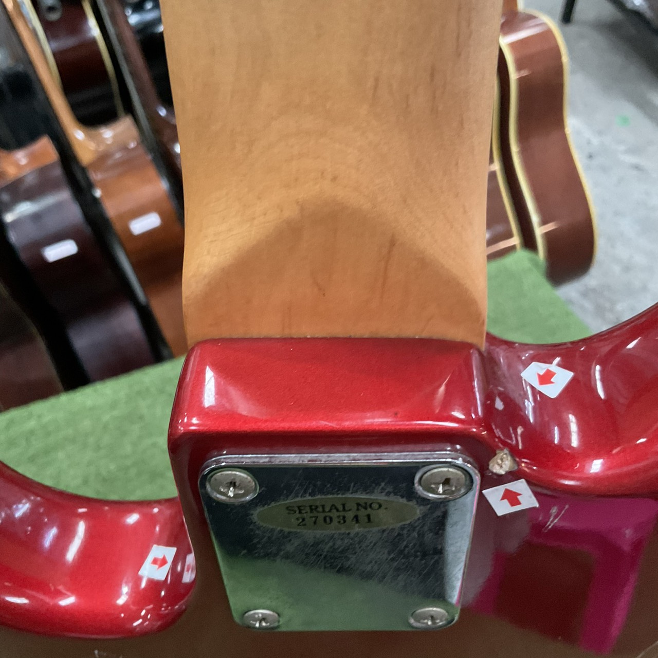 กีต้าร์เบส BUSKER'S