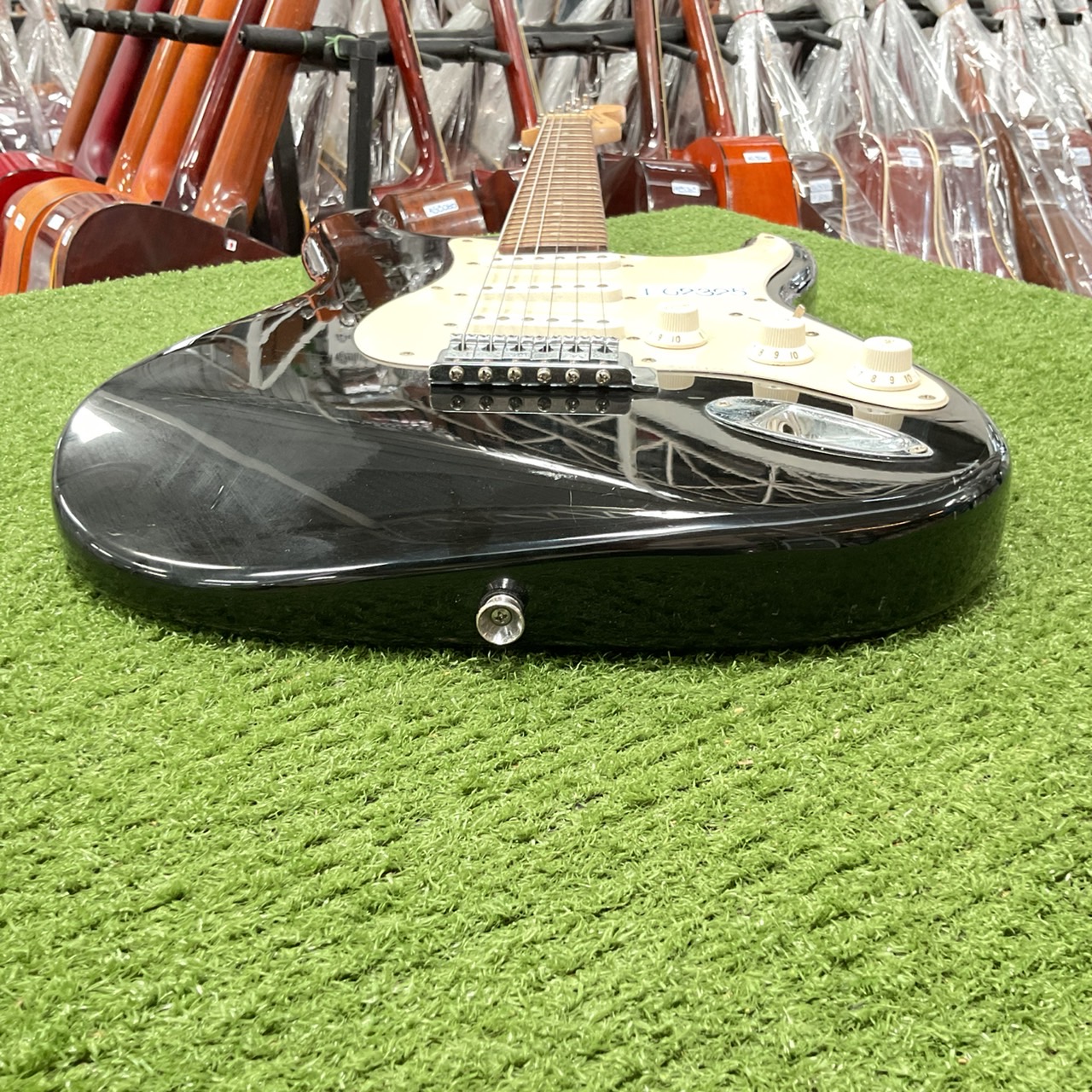 กีต้าร์ไฟฟ้า Legend