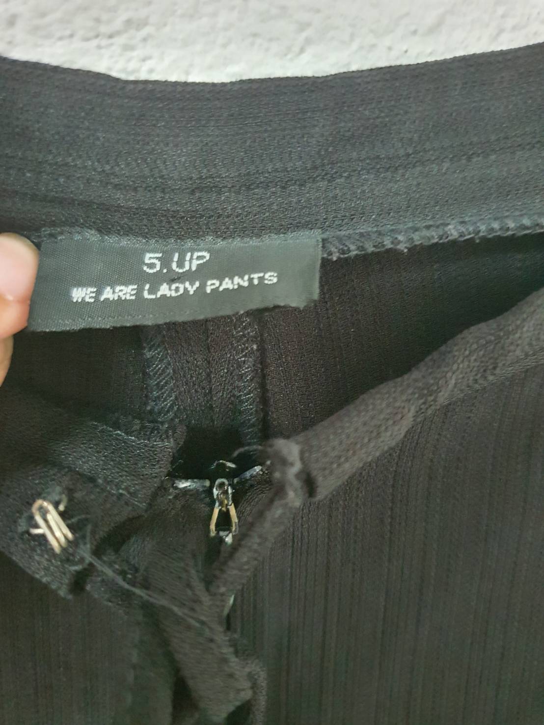 FF06361 กางเกงผ้าสีดำมือสอง 5 up เอวสูง 26 นิ้ว