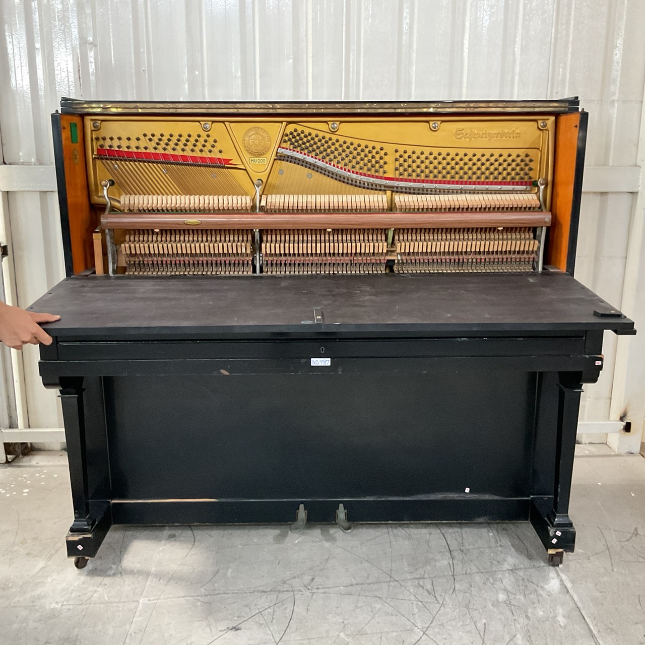 เปียโนอัพไลท์ Schweizerstein : HU-200