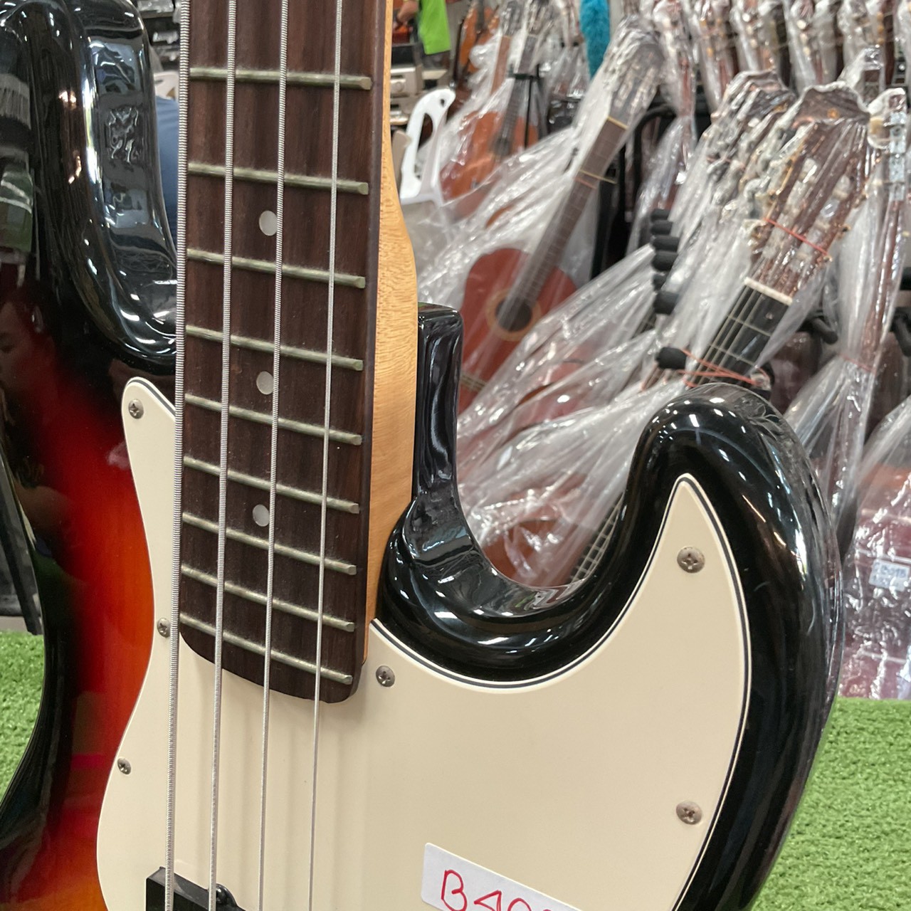 กีต้าร์เบส PlayTech