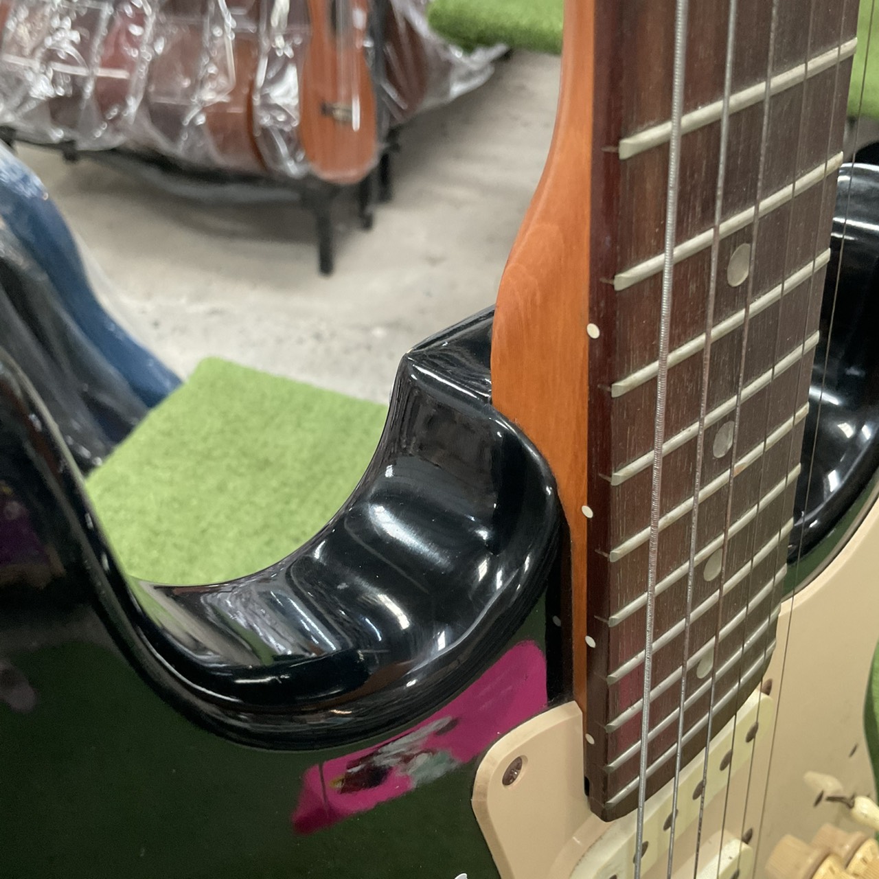 กีต้าร์ไฟฟ้า Photogenic : TRADITIONAL