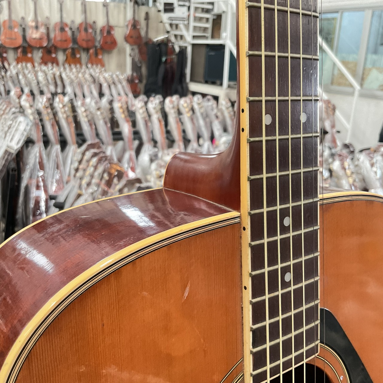 กีต้าร์โปร่ง YAMAHA : FG-200D