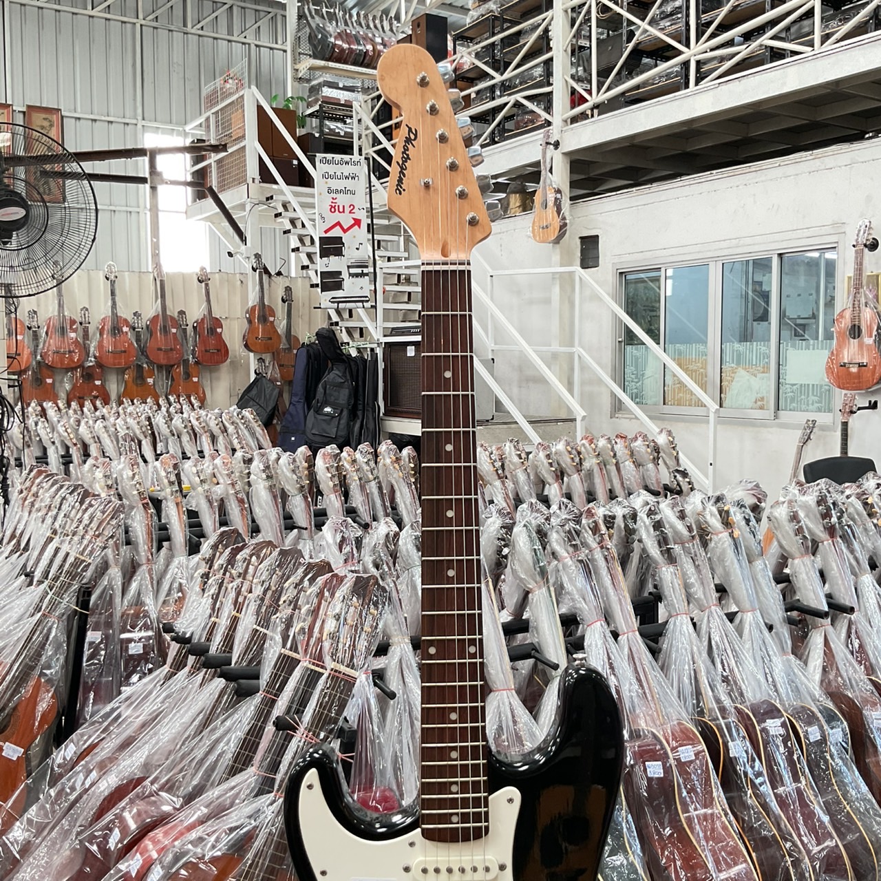 กีต้าร์ไฟฟ้า PHOTO GENIC (มือซ้าย)