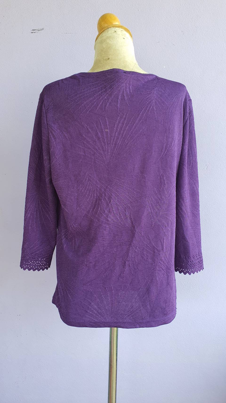 FF03207 เสื้อแฟชั่น สีม่วง มือสอง แบรนด์ allie & rob อก 40-42 นิ้ว