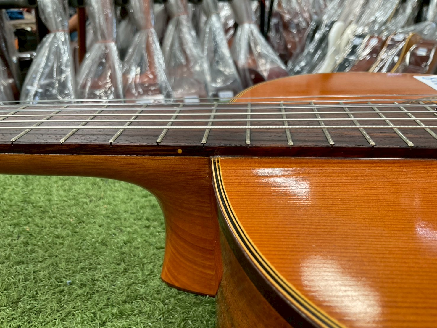 กีต้าร์คลาสสิค Aria : SA-15