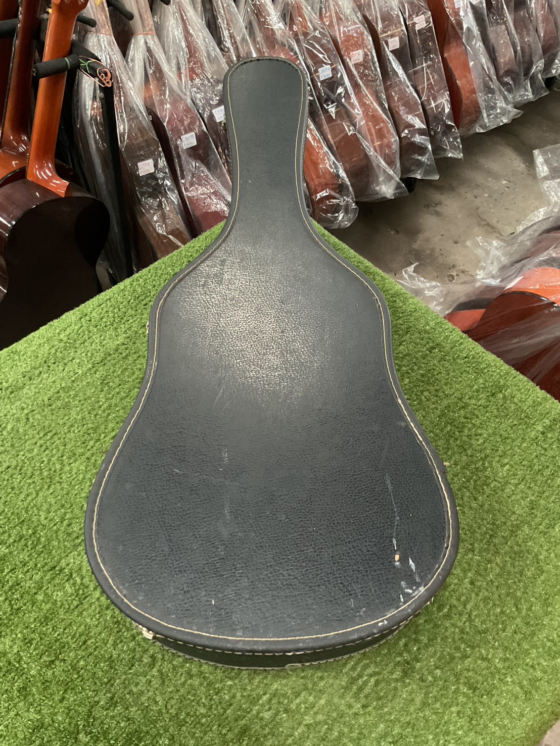 กล่องเคสกีต้าร์คลาสสิค